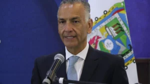 Ernesto Echeguren se anota para la diputación federal en Cholula por  Morena